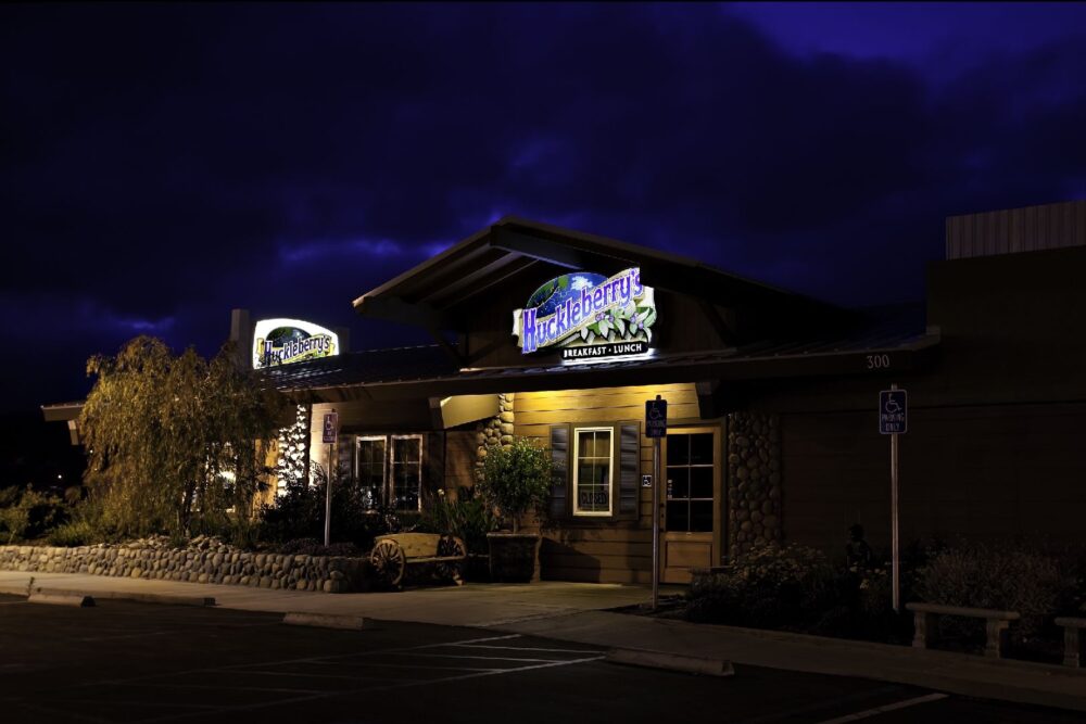 Huckleberrys entrance in the middle of night.